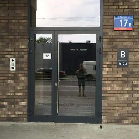 Primo Tramwajowa 17b *